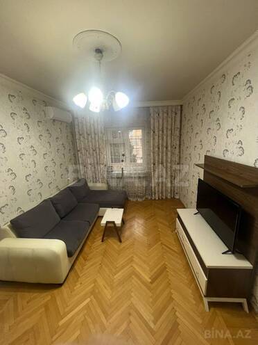 Satılır 2 otaqlı köhnə tikili 60 m², Koroğlu m., photo 1 from 17