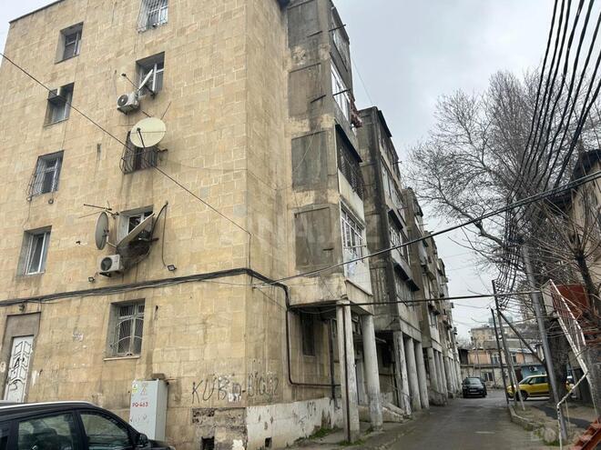 Satılır 3 otaqlı köhnə tikili 70 m², Nizami m., photo 1 from 24