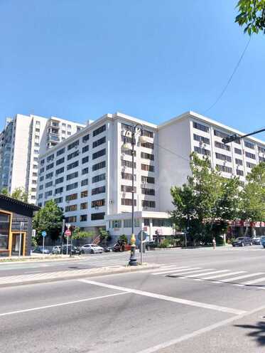 Satılır 2 otaqlı köhnə tikili 60 m², Elmlər Akademiyası m., photo 1 from 15