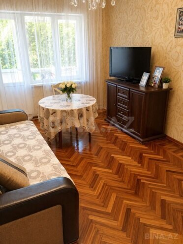 Satılır 5 otaqlı köhnə tikili 130 m², Azadlıq Prospekti m., photo 1 from 13
