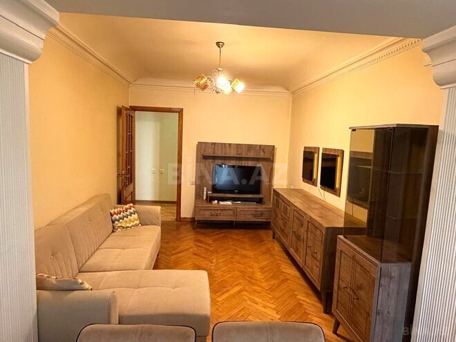 Satılır 3 otaqlı köhnə tikili 75 m², Nizami m., photo 3 from 19