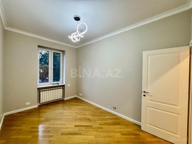 Satılır 3 otaqlı köhnə tikili 97.7 m², 28 May m., photo 15 from 30