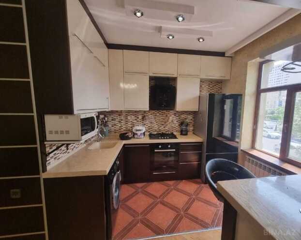 Продаётся 3-комн. вторичка 80 м², м. Шах Исмаил Хатаи, photo 6 from 12
