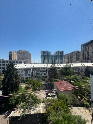 Продаётся 3-комн. вторичка 75 м², м. Иншаатчылар, photo 1 from 14