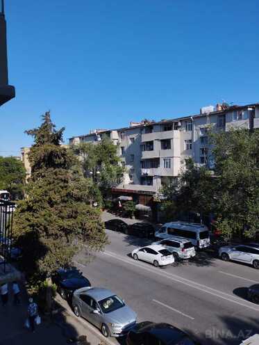 Satılır 2 otaqlı köhnə tikili 55 m², Elmlər Akademiyası m., photo 1 from 12