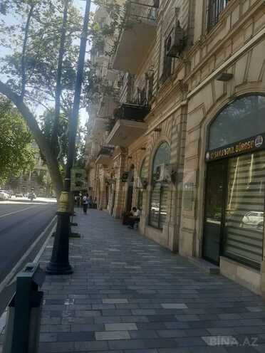 Satılır 2 otaqlı köhnə tikili 45 m², Sahil m., photo 1 from 21