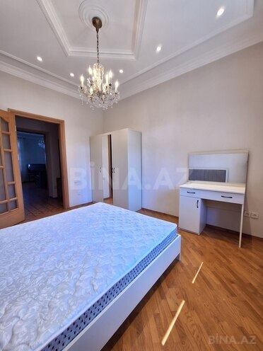 İcarəyə verilir 2 otaqlı köhnə tikili 90 m², 28 May m., photo 4 from 11