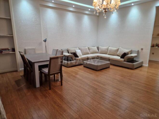 İcarəyə verilir 4 otaqlı yeni tikili 190 m², 28 May m., photo 1 from 25