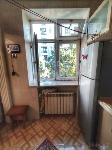 Satılır 2 otaqlı köhnə tikili 80 m², Qara Qarayev m., photo 8 from 24