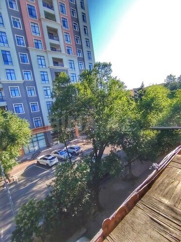 Satılır 2 otaqlı köhnə tikili 80 m², Qara Qarayev m., photo 18 from 24