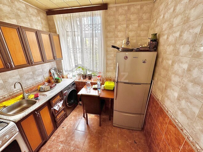Satılır 3 otaqlı köhnə tikili 80 m², Qara Qarayev m., photo 10 from 17