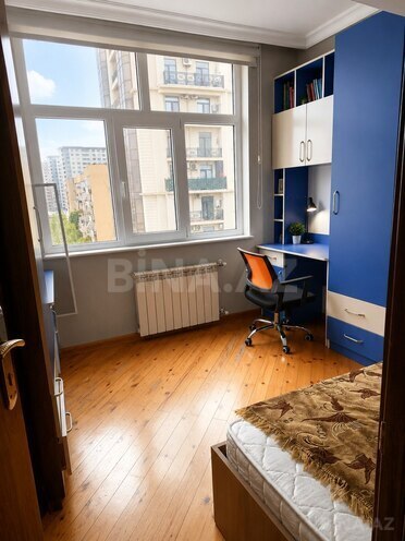 İcarəyə verilir 3 otaqlı köhnə tikili 70 m², 8 Noyabr m., photo 3 from 10