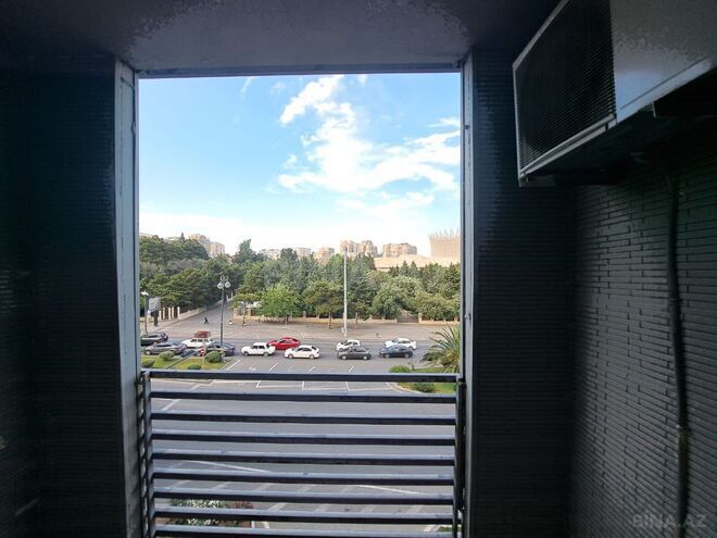 Satılır 1 otaqlı köhnə tikili 36 m², Yasamal q., photo 10 from 12