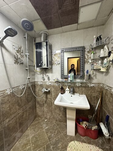 Satılır 4 otaqlı köhnə tikili 110 m², Xalqlar Dostluğu m., photo 22 from 24