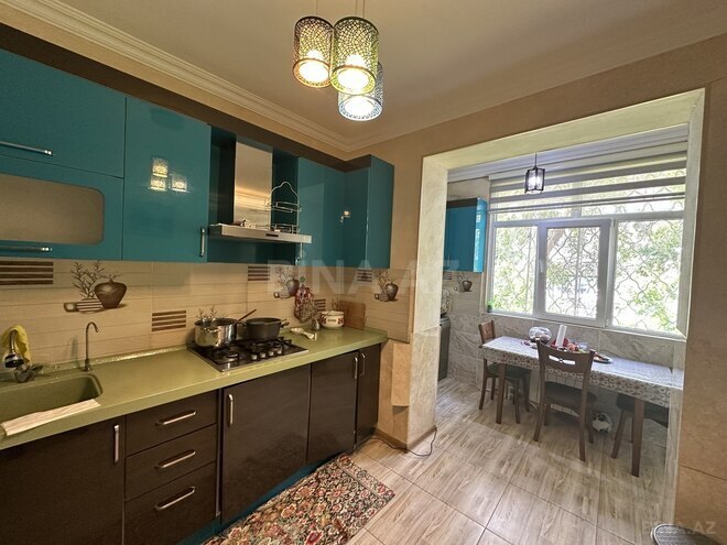 Satılır 4 otaqlı köhnə tikili 110 m², Xalqlar Dostluğu m., photo 17 from 24