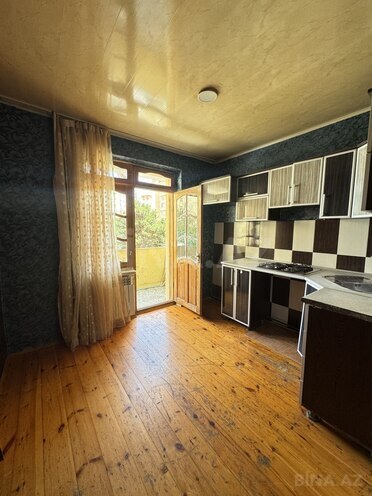 Satılır 3 otaqlı köhnə tikili 70 m², Hövsan q., photo 1 from 18