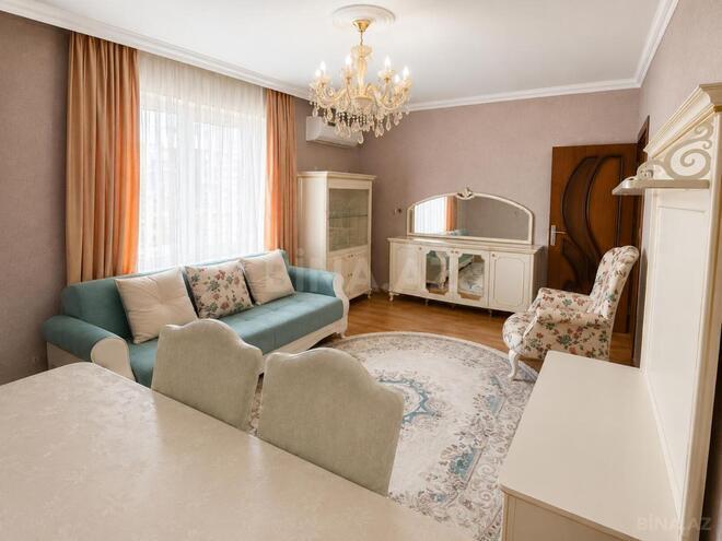 Продаётся 2-комн. вторичка 75 м², м. Ази Асланов, photo 1 from 13