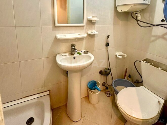 Satılır 2 otaqlı köhnə tikili 45 m², Qara Qarayev m., photo 10 from 18
