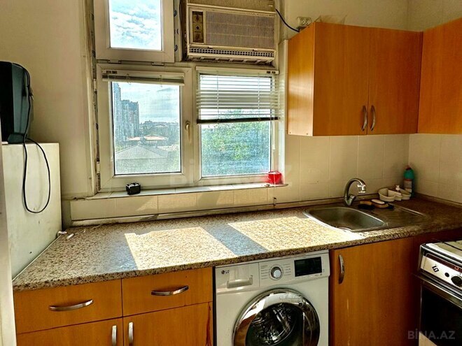 Satılır 2 otaqlı köhnə tikili 45 m², Qara Qarayev m., photo 9 from 18