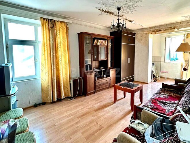 Satılır 2 otaqlı köhnə tikili 45 m², Qara Qarayev m., photo 1 from 18