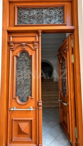 Satılır 5 otaqlı köhnə tikili 210 m², Sahil m., photo 3 from 13