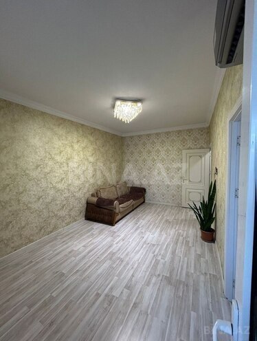 Сдаётся 3-комн. вторичка 65 м², м. Мемар Аджеми, photo 1 from 6