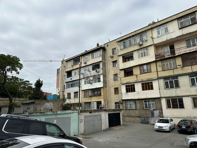 Satılır 2 otaqlı köhnə tikili 45 m², Qara Qarayev m., photo 17 from 18