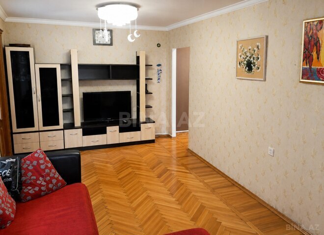Продаётся 2-комн. вторичка 65 м², м. Низами, photo 1 from 13