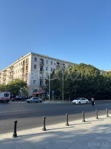 Продаётся 3-комн. вторичка 85 м², м. Элмляр Академиясы, photo 1 from 10