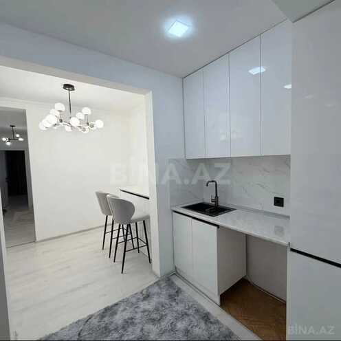 Продаётся 2-комн. вторичка 65 м², м. Ази Асланов, photo 9 from 12