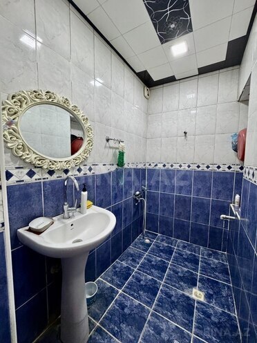Satılır 4 otaqlı köhnə tikili 135 m², Yasamal r., photo 10 from 12