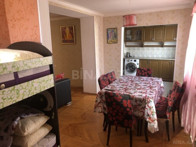 Продаётся 2-комн. вторичка 65 м², м. Низами, photo 12 from 13