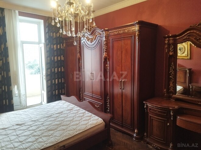 Продаётся 3-комн. вторичка 100 м², м. Низами, photo 13 from 19