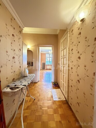 Satılır 4 otaqlı köhnə tikili 100 m², Bakıxanov q., photo 9 from 17