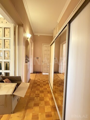 Satılır 4 otaqlı köhnə tikili 100 m², Bakıxanov q., photo 13 from 17