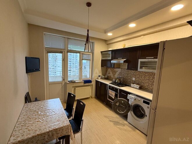 Сдаётся 3-комн. новостройка 100 м², м. Иншаатчылар, photo 13 from 16