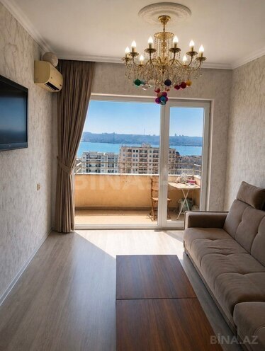 Продаётся 2-комн. вторичка 65 м², м. Ази Асланов, photo 8 from 10