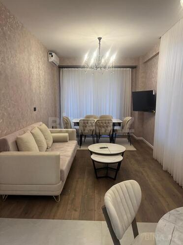 Сдаётся 3-комн. новостройка 110 м², м. Низами, photo 1 from 16