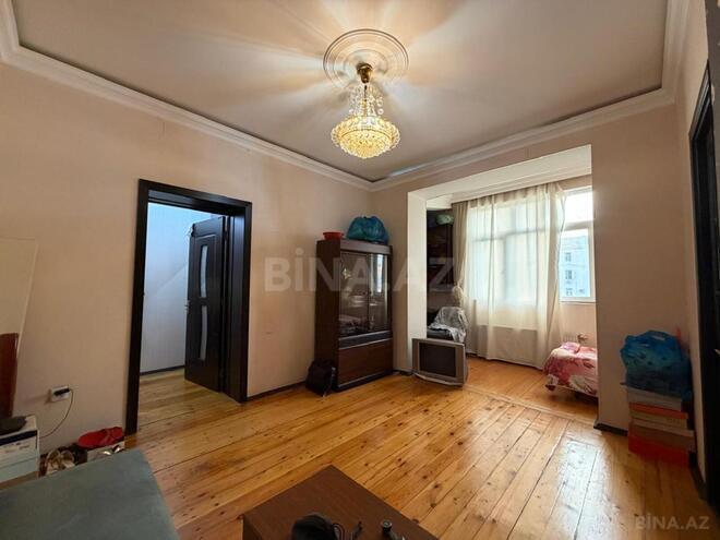Продаётся 3-комн. вторичка 70 м², м. Нариман Нариманов, photo 1 from 17