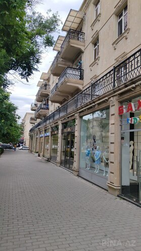 Продаётся 2-комн. вторичка 42 м², м. Элмляр Академиясы, photo 1 from 10