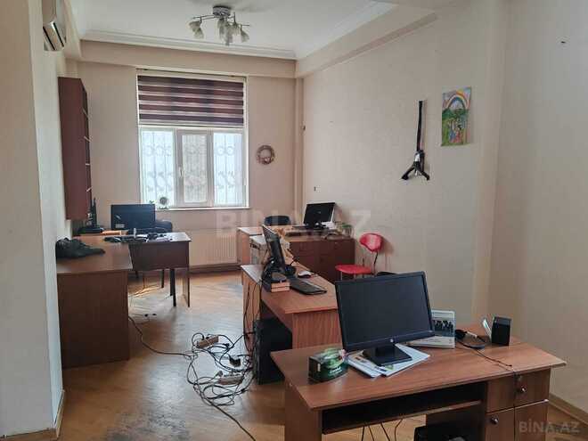 İcarəyə verilir 6 otaqlı ofis 320 m², 28 May m., photo 1 from 10