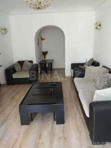 İcarəyə verilir 3 otaqlı köhnə tikili 90 m², 28 May m., photo 1 from 9