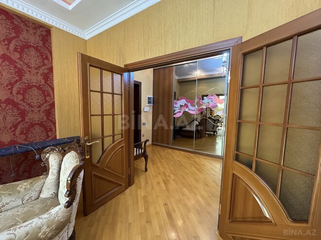 Сдаётся 3-комн. новостройка 130 м², м. Низами, photo 10 from 24