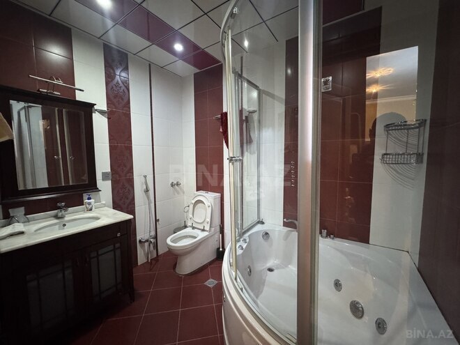 Сдаётся 3-комн. новостройка 130 м², м. Низами, photo 23 from 24