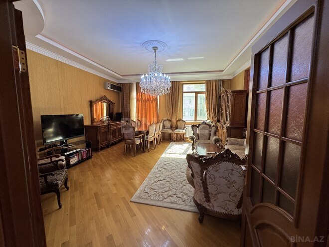 Сдаётся 3-комн. новостройка 130 м², м. Низами, photo 12 from 24