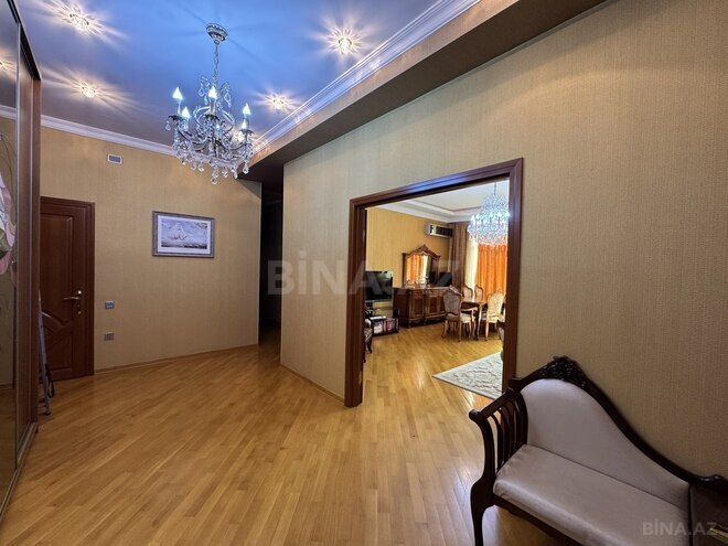 Сдаётся 3-комн. новостройка 130 м², м. Низами, photo 11 from 24