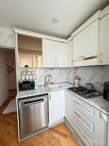 Satılır 3 otaqlı köhnə tikili 80 m², İnşaatçılar m., photo 15 from 19