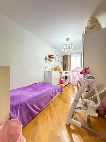 Satılır 3 otaqlı köhnə tikili 75 m², İnşaatçılar m., photo 16 from 25
