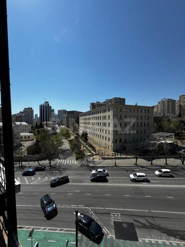 Satılır 2 otaqlı köhnə tikili 35 m², Elmlər Akademiyası m., photo 15 from 18