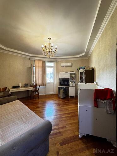 Satılır 2 otaqlı köhnə tikili 35 m², Elmlər Akademiyası m., photo 1 from 18